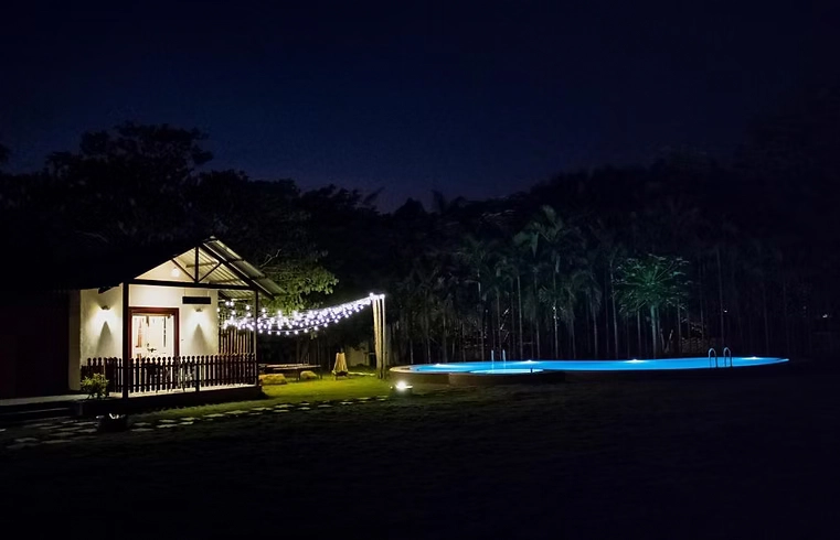 Aranyagiri-Night-View-Pool2.webp