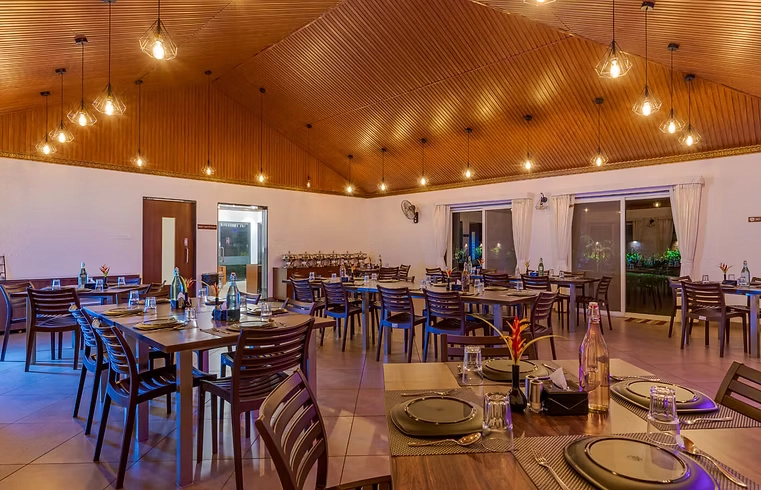 D-Clouds-Restaurant2.webp
