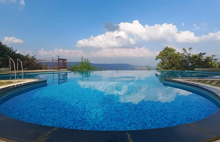 Nirvana-Infinity-pool2.webp
